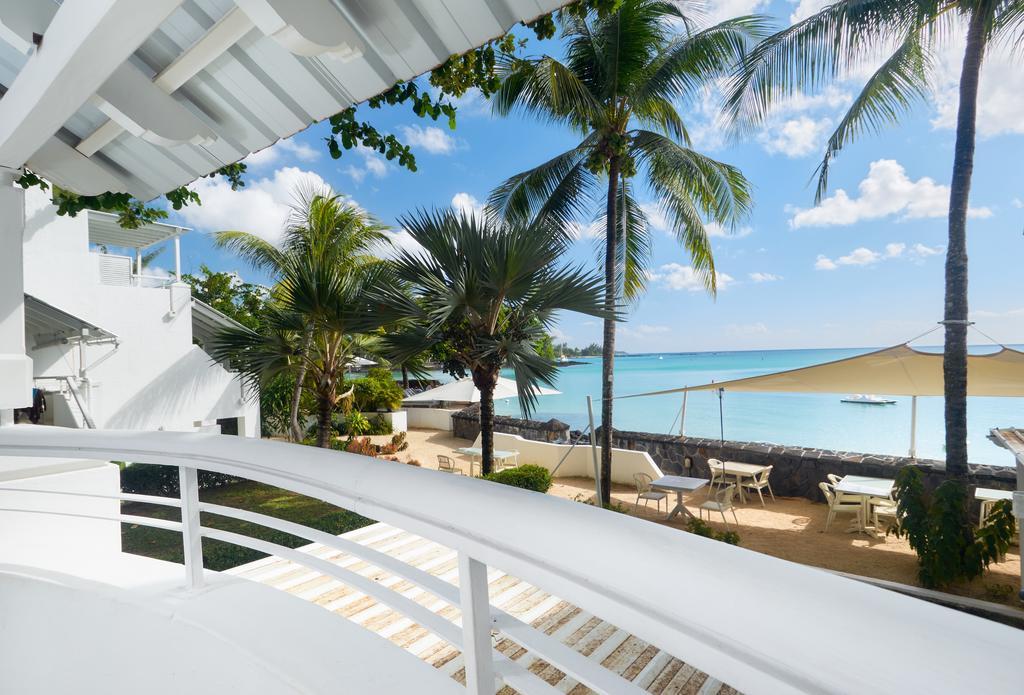 Le Beachclub Pereybere Beach Exterior photo