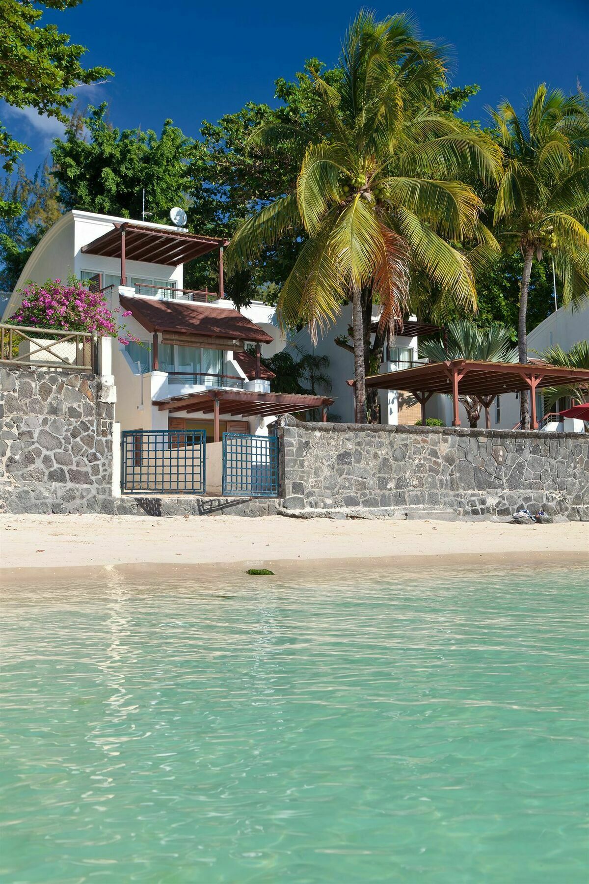 Le Beachclub Pereybere Beach Exterior photo